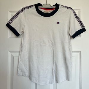 URBAN OUTFITTERS: Champion T-Shirt
